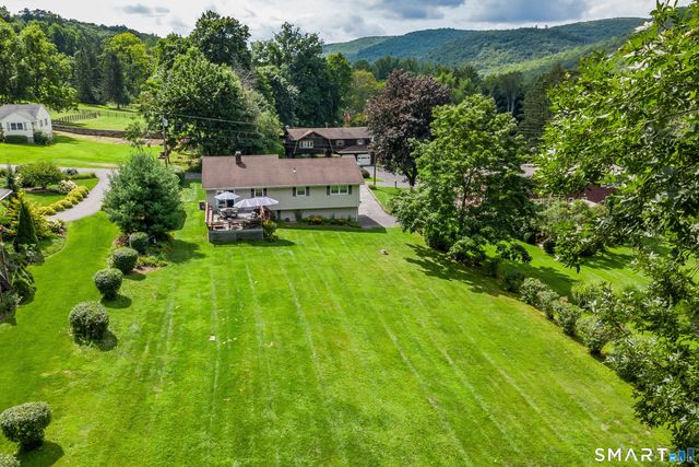 8 Pinewood Shores, Sherman, CT 06784