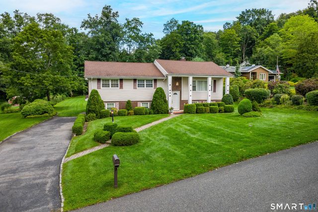8 Pinewood Shores, Sherman, CT 06784