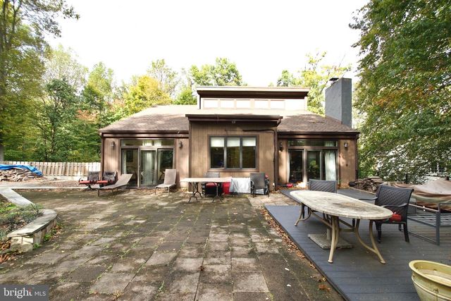 8312 UPPER SPRING LN, Annandale, VA 22003