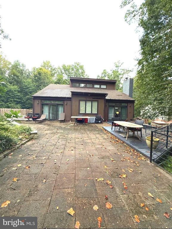8312 UPPER SPRING LN, Annandale, VA 22003