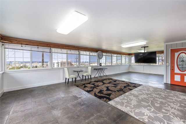 1118 Hala Drive, Honolulu, HI 96817