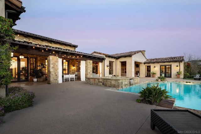 8145 Run of the Knolls, San Diego, CA 92127