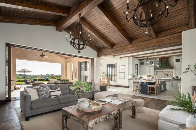 8145 Run of the Knolls, San Diego, CA 92127