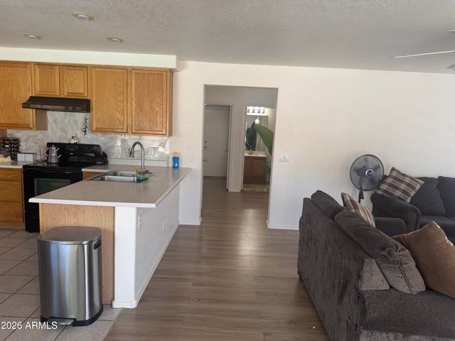 13711 N 81 Avenue, Peoria, AZ 85381