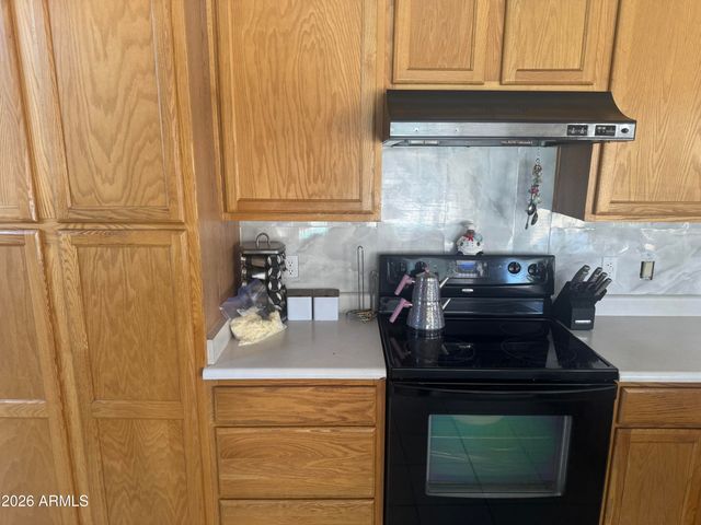 13711 N 81 Avenue, Peoria, AZ 85381