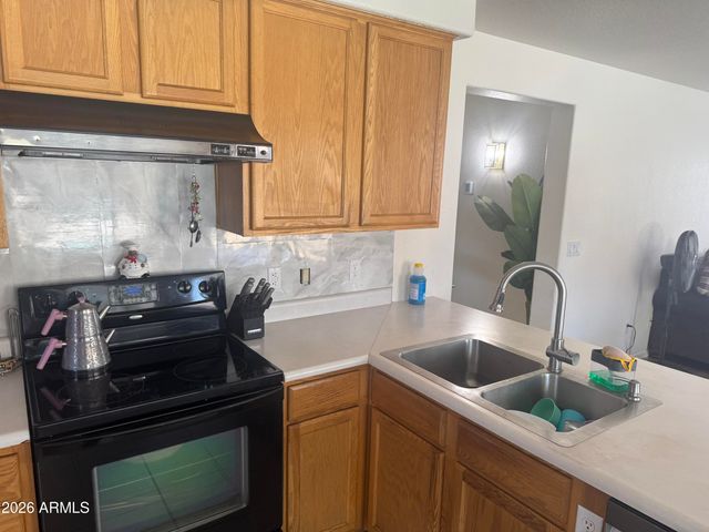 13711 N 81 Avenue, Peoria, AZ 85381