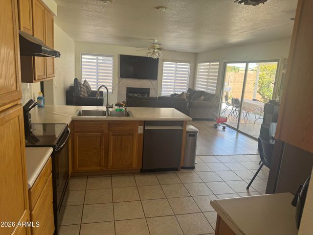 13711 N 81 Avenue, Peoria, AZ 85381