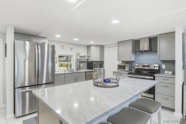 9335 W Melanie Lane, Crystal River, FL 34428