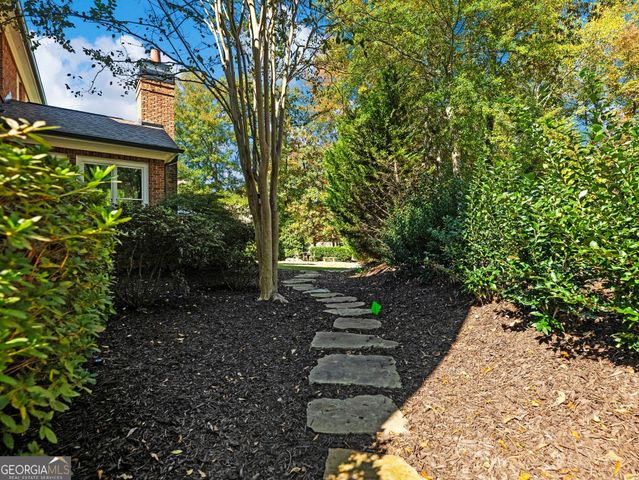 2202 Crimson King Drive, Braselton, GA 30517