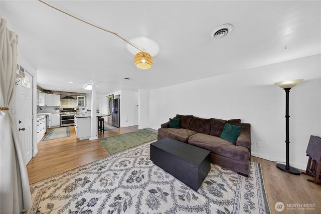 14612 Avon Allen Rd, Mount Vernon, WA 98273