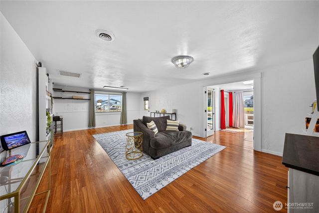 14612 Avon Allen Rd, Mount Vernon, WA 98273