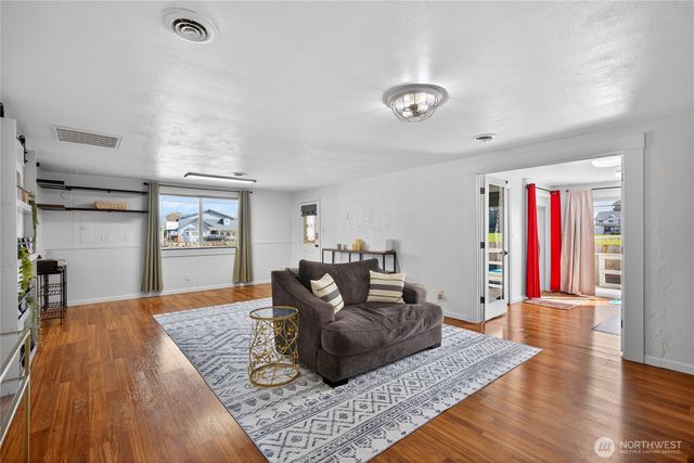 14612 Avon Allen Rd, Mount Vernon, WA 98273