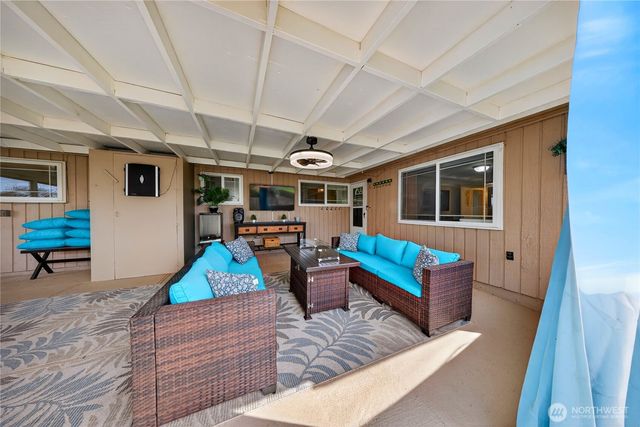 14612 Avon Allen Rd, Mount Vernon, WA 98273