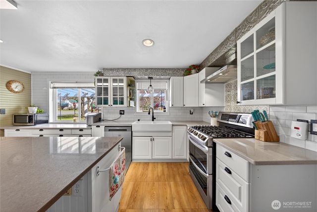 14612 Avon Allen Rd, Mount Vernon, WA 98273