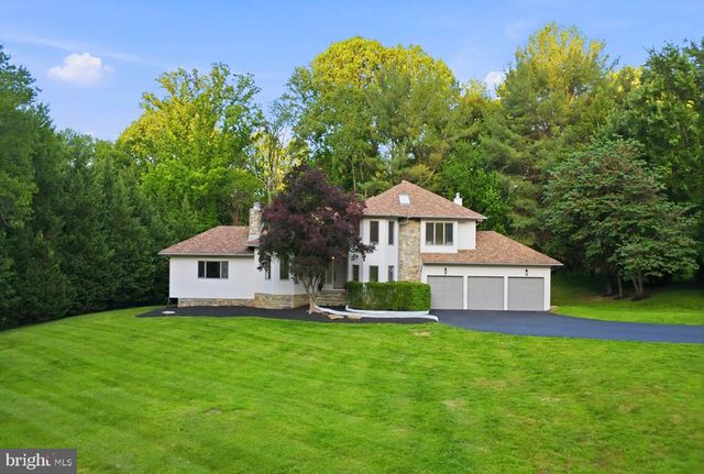 905 FALLS BRIDGE LN, Great Falls, VA 22066