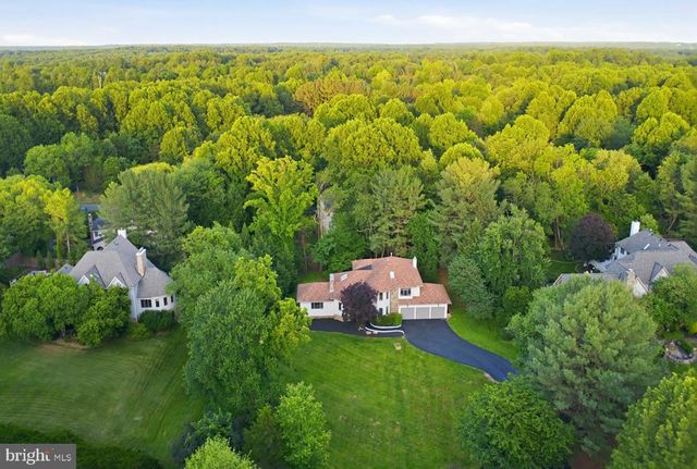 905 FALLS BRIDGE LN, Great Falls, VA 22066