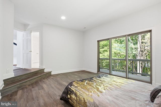 905 FALLS BRIDGE LN, Great Falls, VA 22066