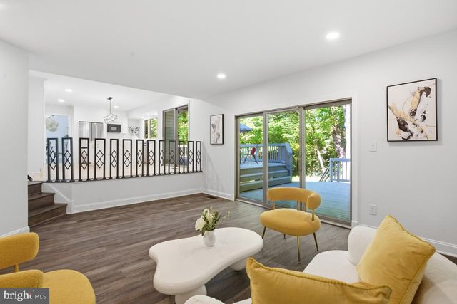 905 FALLS BRIDGE LN, Great Falls, VA 22066