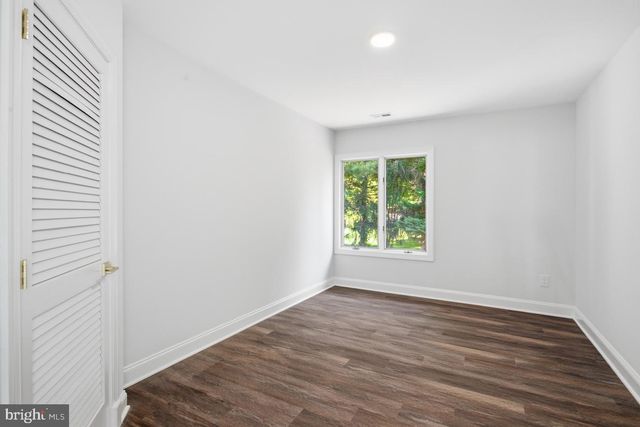 905 FALLS BRIDGE LN, Great Falls, VA 22066