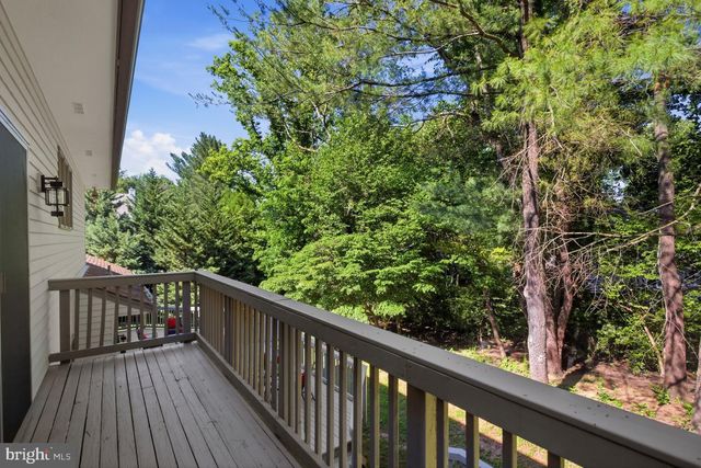 905 FALLS BRIDGE LN, Great Falls, VA 22066
