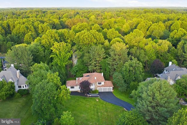905 FALLS BRIDGE LN, Great Falls, VA 22066