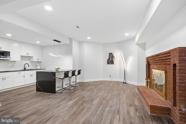 905 FALLS BRIDGE LN, Great Falls, VA 22066