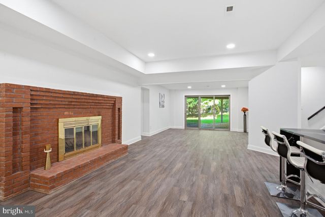 905 FALLS BRIDGE LN, Great Falls, VA 22066