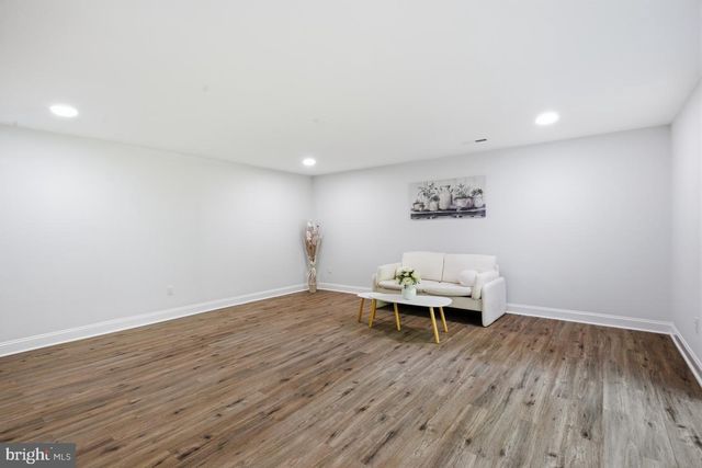 905 FALLS BRIDGE LN, Great Falls, VA 22066