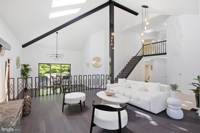 905 FALLS BRIDGE LN, Great Falls, VA 22066