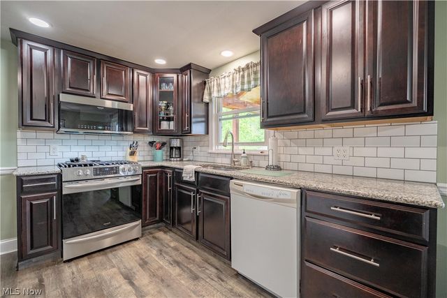 4154 Richmont Street SW, Navarre, OH 44662