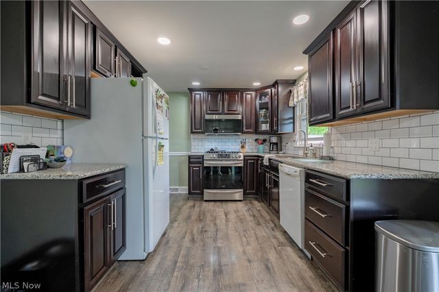 4154 Richmont Street SW, Navarre, OH 44662