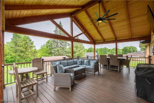 4154 Richmont Street SW, Navarre, OH 44662