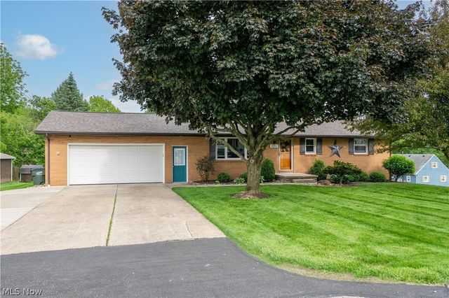 4154 Richmont Street SW, Navarre, OH 44662