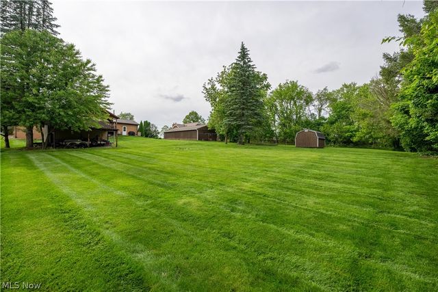 4154 Richmont Street SW, Navarre, OH 44662