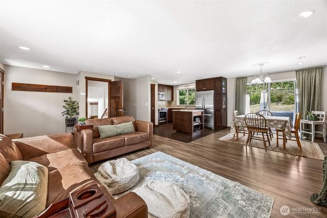 3917 240th Street E, Spanaway, WA 98387