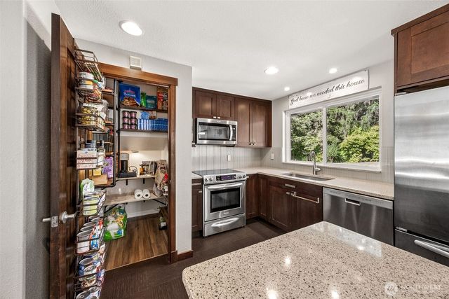 3917 240th Street E, Spanaway, WA 98387