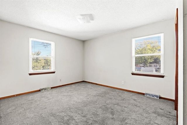 11213 Myrtle Avenue, Kansas City, MO 64137