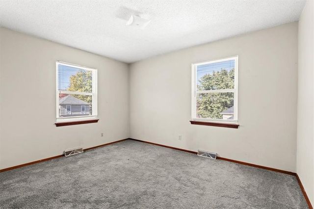 11213 Myrtle Avenue, Kansas City, MO 64137