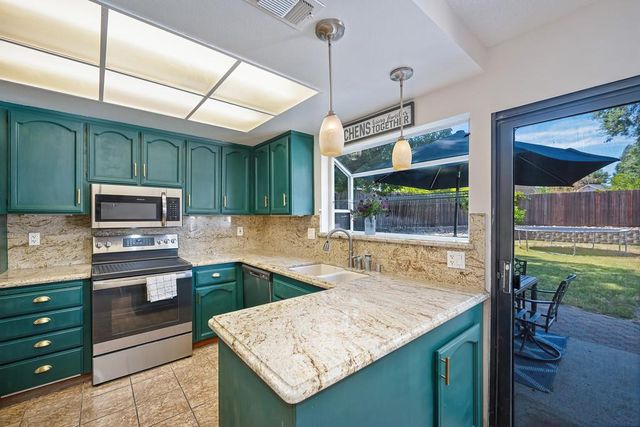 5917 Tupelo Dr, Citrus Heights, CA 95621
