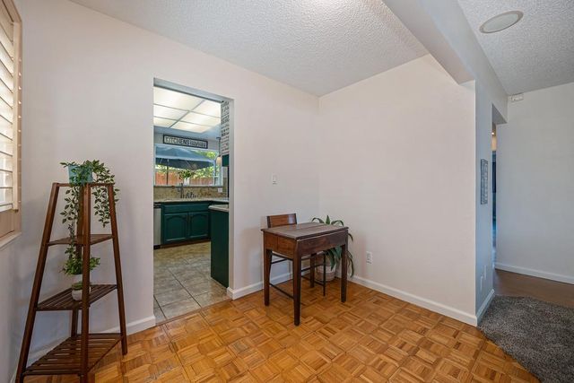 5917 Tupelo Dr, Citrus Heights, CA 95621