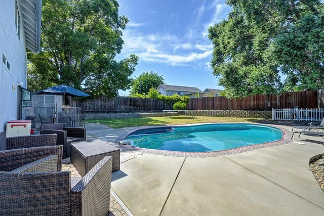 5917 Tupelo Dr, Citrus Heights, CA 95621