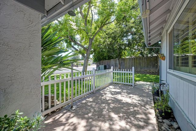 5917 Tupelo Dr, Citrus Heights, CA 95621