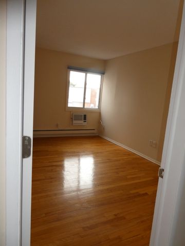 195 West Walk, West Haven, CT 06516