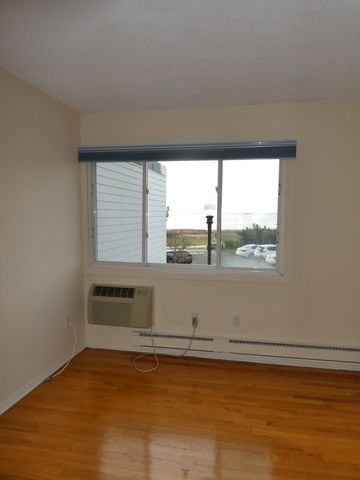 195 West Walk, West Haven, CT 06516