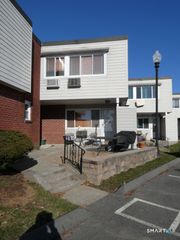 195 West Walk, West Haven, CT 06516