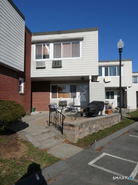 195 West Walk, West Haven, CT 06516