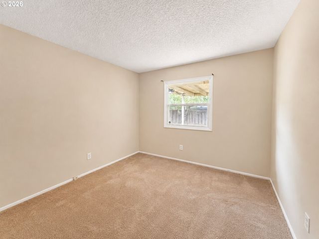 14645 Se MILL St, Portland, OR 97233