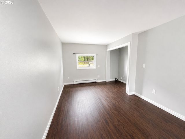 14645 Se MILL St, Portland, OR 97233
