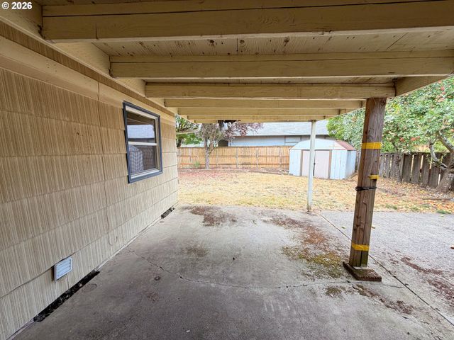 14645 Se MILL St, Portland, OR 97233