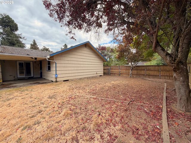 14645 Se MILL St, Portland, OR 97233